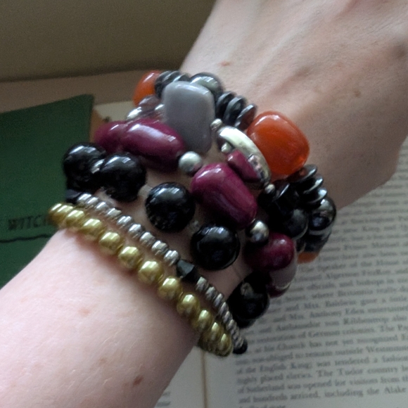 6 Multicolor Beaded Bracelet Set - Picture 4 of 7